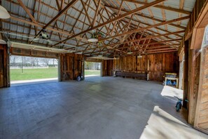 Unclassified image, 2 of 61, button - GreekRevival 8br/6b w/ Kit-35 Min to U of Alabama! (Eutaw)