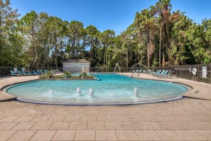 Pool - Lakefront townhouse with share pool, W&D, WiFi, Onsite Golf (Miramar Beach)