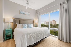 1 bedroom, Internet, bed sheets - Ocean-view condo with wraparound balcony, W/D, pool, & hot tub (Miramar Beach)
