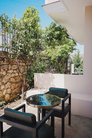 Front of property - Almar Boutique Hotel (Sarandë)