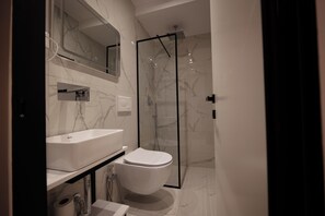 Comfort Double Room, Balcony | Bathroom - Almar Boutique Hotel (Sarandë)