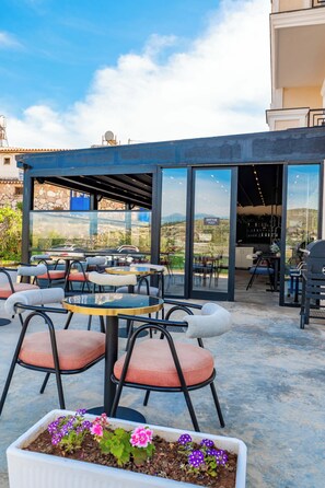 Front of property - Almar Boutique Hotel (Sarandë)