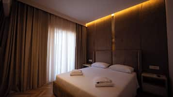 Phòng đôi tiện nghi đơn giản, ban công | Truy cập Internet không dây miễn phí