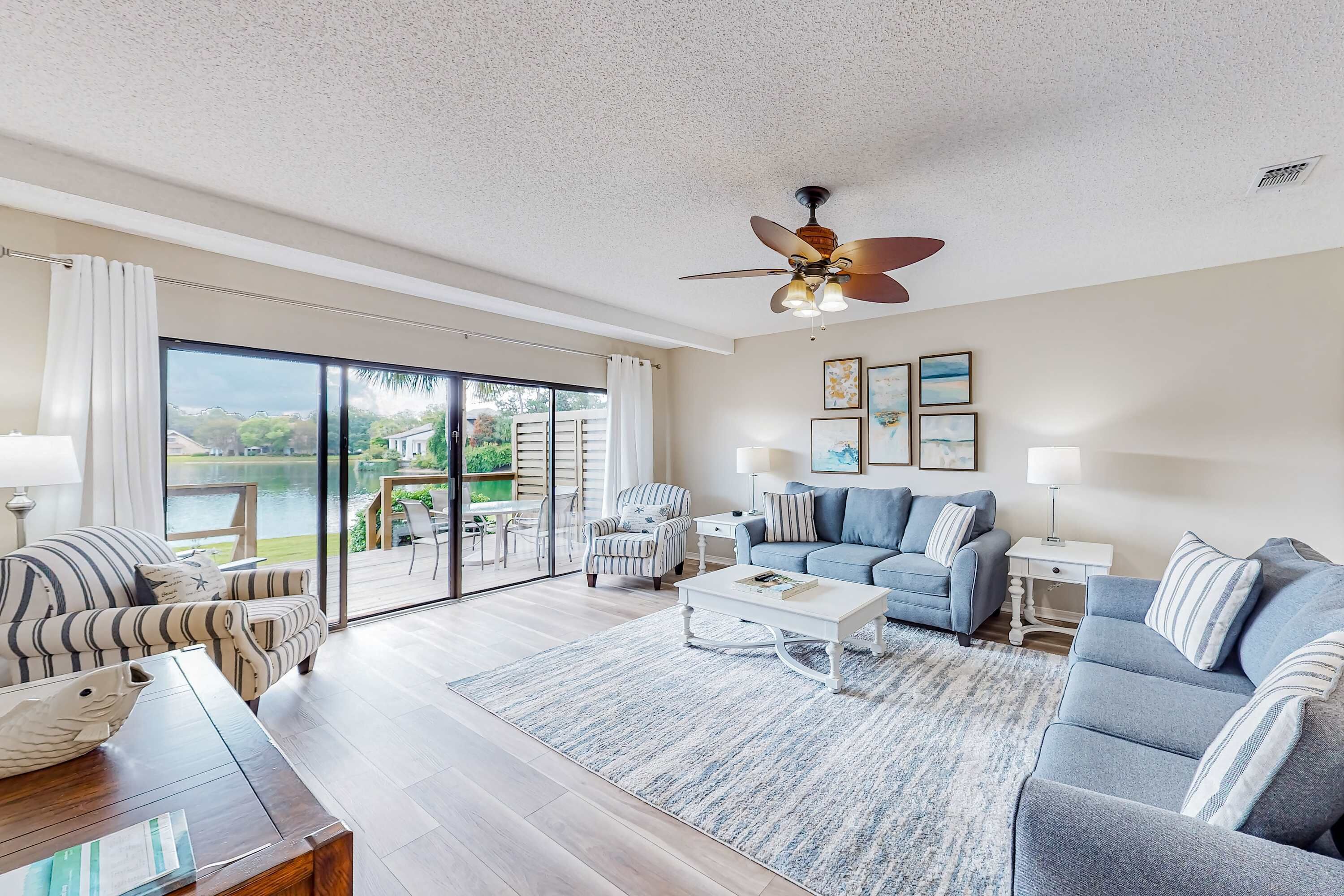 Televisión y oficina 