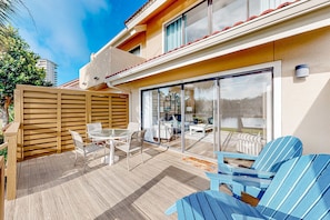 Outdoor dining - Lakefront resort condo with lake views, hot tub, pool, tennis, golf, deck, W&D (Miramar Beach)