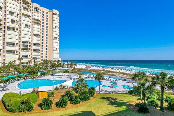 Pool - Gorgeous beachview condo with shared pool & beach access (Miramar Beach)