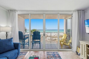 TV, offices - Gulf-front home with balcony, ocean views, pool and beach access (Fort Walton Beach)