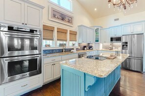 Fridge, microwave, oven, stovetop - Dog-friendly home near the beach with beach gear, gas grill & washer/dryer (St. George Island)