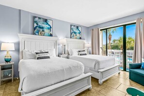Iron/ironing board, Internet, bed sheets - Bright, second-floor studio with high-speed WiFi & pool view - walk to the bay (Fort Walton Beach)