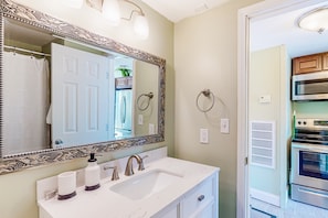 Fridge, microwave, coffee/tea maker, toaster - Waterfront condo featuring a lovely patio with views, AC, & pool access (Fort Walton Beach)