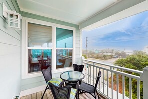 Outdoor dining - Renovated dog-friendly home with private pool & spacious decks - near the beach (St. George Island)