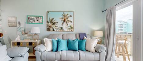 Televisión, reproductor de DVD y oficina