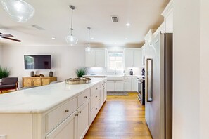 Fridge, microwave, oven, stovetop - Contemporary dog-friendly retreat with pool & patio - near shops & attractions (Pensacola)