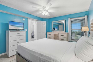 2 bedrooms, iron/ironing board, WiFi, bed sheets - Dreamy island escape with beach access, pool & complimentary seasonal beach service (Fort Walton Beach)