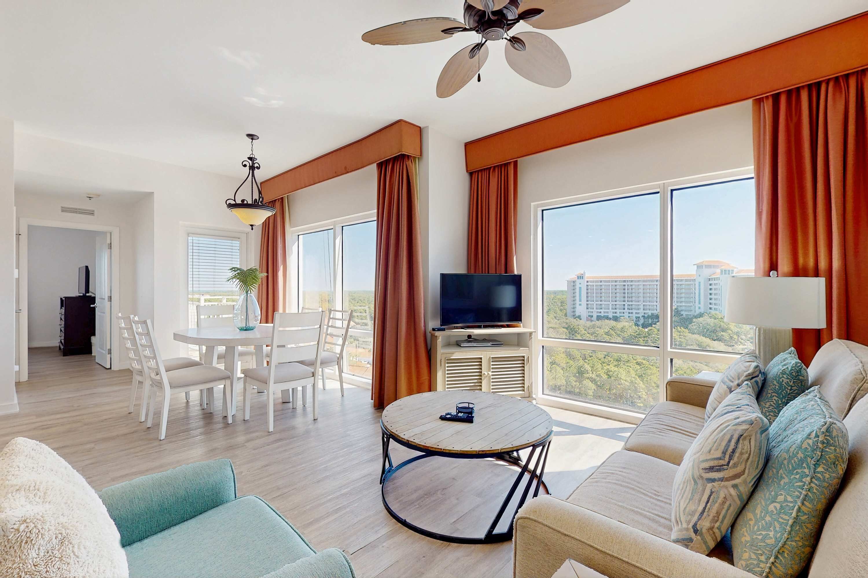 Televisión y oficina 