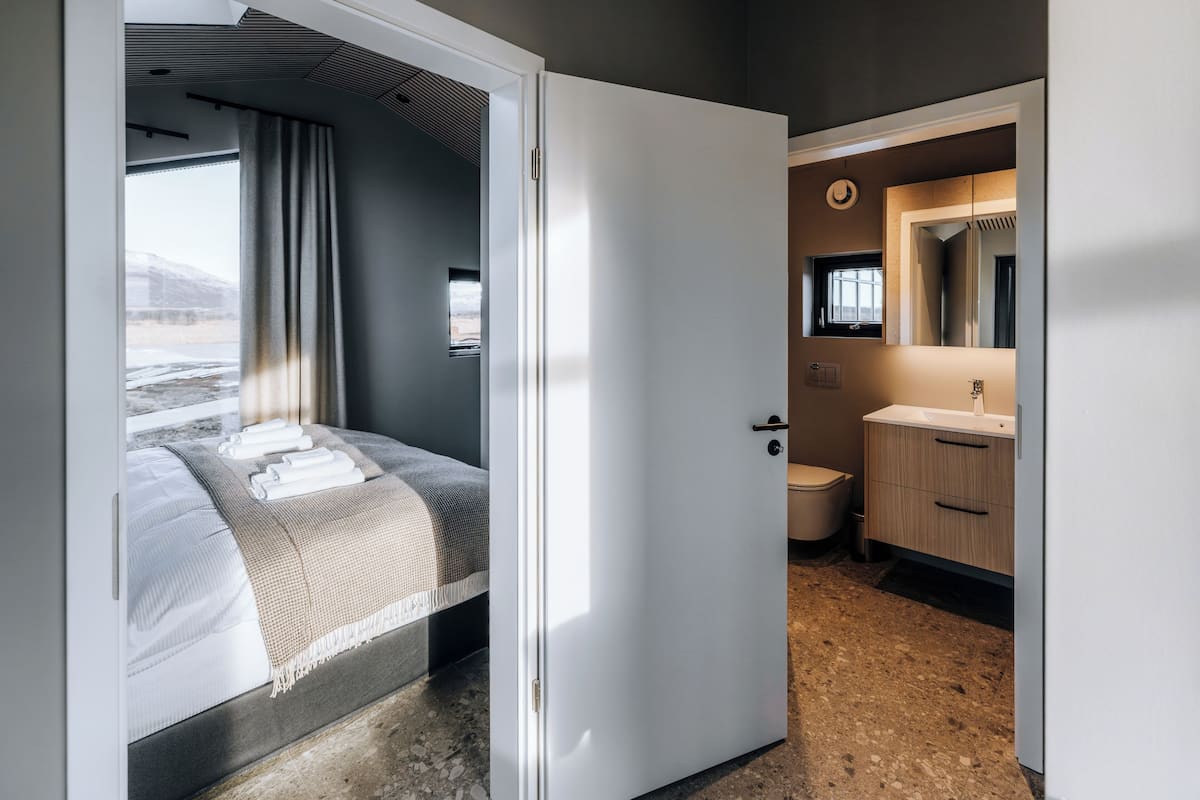 Cottage, Mountain View