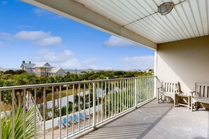 Property grounds - Coastal condo with free WiFi, on-site pool & hot tub (Santa Rosa Beach)