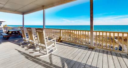 Beachfront dog-friendly home with private hot tub, boardwalk, on-site pools, gym