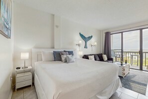 Iron/ironing board, WiFi - Cozy, waterfront studio condo with pool, dock & beach access (Fort Walton Beach)