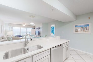 Interior - Gulf Dunes 209 - Charming Beachfront Condo, Perfectly Located Near Entertainment (Fort Walton Beach)
