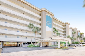 Exterior - Gulf Dunes 209 - Charming Beachfront Condo, Perfectly Located Near Entertainment (Fort Walton Beach)