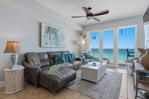 TV, offices - Gorgeous beachfront condo, shared pool and seasonal beach service with beach access (Fort Walton Beach)
