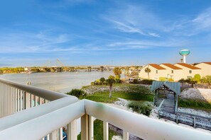 Property grounds - Palm Court Yacht Club 312 - Gorgeous condo with shared pool, private laundry and sound views (Fort Walton Beach)
