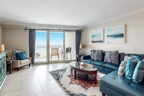 TV, DVD player - Dreamy Gulf condo with water-view balcony, pool, & beach access (Miramar Beach)