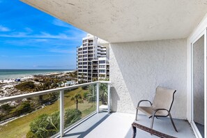 Property grounds - Dreamy Gulf condo with water-view balcony, pool, & beach access (Miramar Beach)