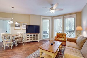 TV, DVD player - Pilot House getaway steps to shops & dining with pool & fitness center (Miramar Beach)