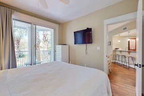 2 bedrooms, iron/ironing board, WiFi, bed sheets - Pilot House getaway steps to shops & dining with pool & fitness center (Miramar Beach)