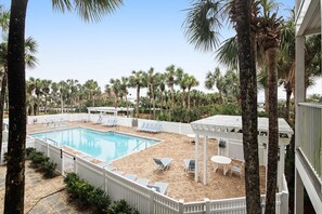 Pool - Charming condo near the beach, with community pools and hot tub (Santa Rosa Beach)
