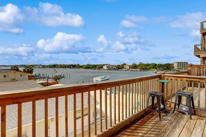 Property grounds - Two-story water view retreat with a pool, washer&dryer, AC, & balcony (Fort Walton Beach)