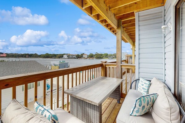 Property grounds - Two-story water view retreat with a pool, washer&dryer, AC, & balcony (Fort Walton Beach)