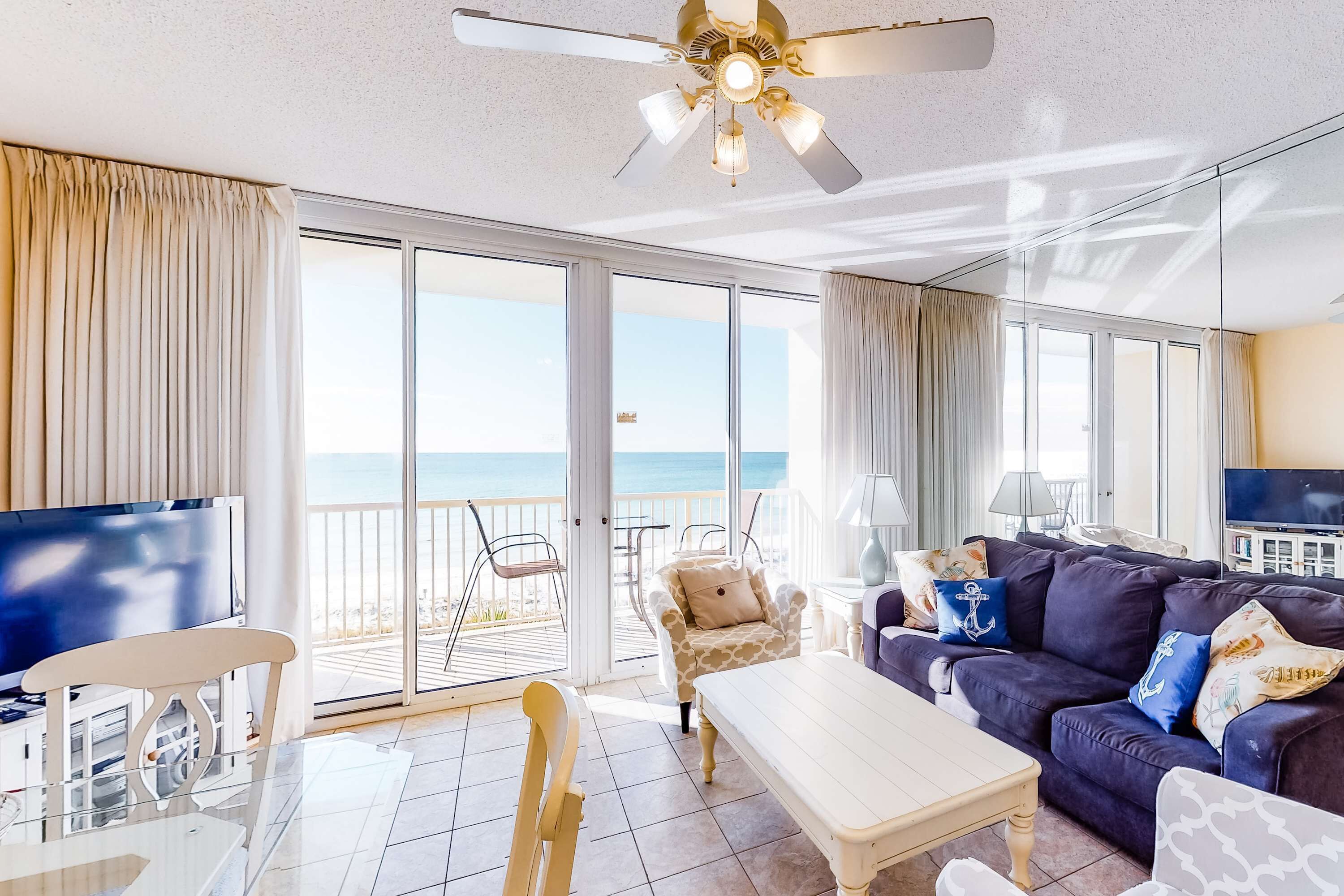 Fernseher, DVD-Player, Arbeitsbereiche