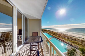 Property grounds - Spacious coastal condo on Okaloosa Island with Gulf-front views - steps to beach (Fort Walton Beach)