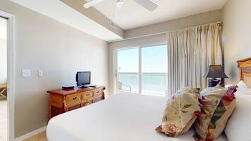 2 bedrooms, iron/ironing board, WiFi