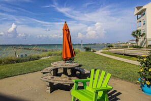 Terrace/patio - Bayview Condo with Shared Pool, Beach Nearby - Snowbirds Welcome (Pensacola Beach)