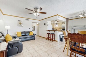 TV, offices - Cozy Coastal Gulf Condo with Shared Pool and Beach Access (Pensacola Beach)