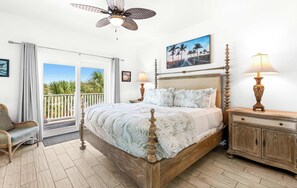 3 bedrooms, iron/ironing board, travel cot, WiFi - Stunning Beach Retreat with Shared Pool, Beach Access, Large Balcony & Gas Grill (Pensacola Beach)