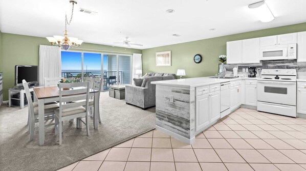 Interior - Fourth-floor, ocean-view condo with pool, high-speed WiFi, beach access & W&D (Miramar Beach)