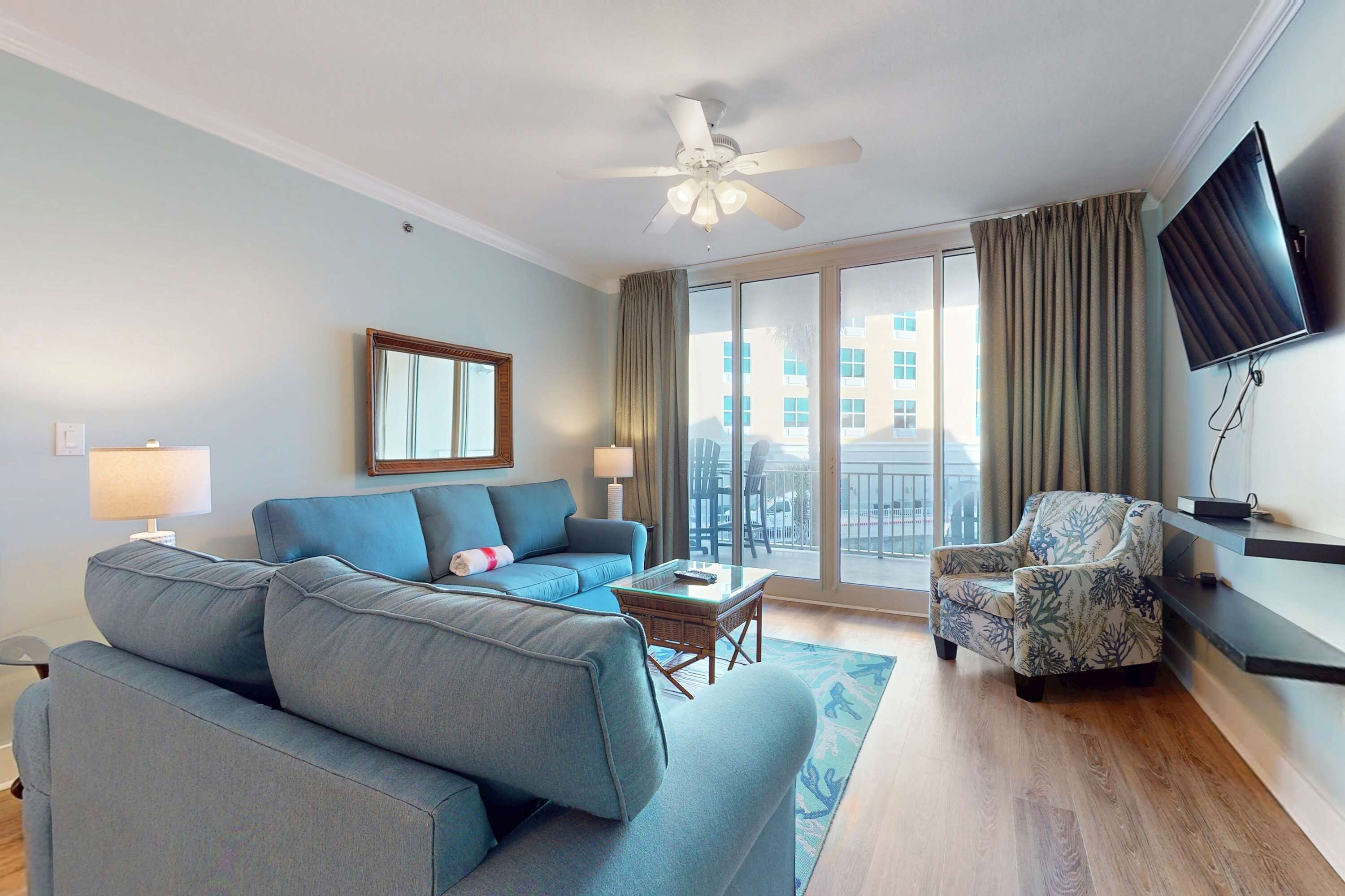 Fernseher, DVD-Player, Arbeitsbereiche