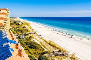 On the beach - Serene Gulf-front condo with a pool, tennis, grilling area, & beach access (Fort Walton Beach)