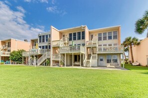 Exterior - Bayfront Home - Steps from the Beach & Close to Local Attractions (Pensacola Beach)
