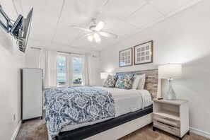 3 bedrooms, iron/ironing board, WiFi - Bayfront Home - Steps from the Beach & Close to Local Attractions (Pensacola Beach)