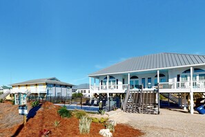 Exterior - Dog-friendly charmer near the Gulf with private salt water pool, W/D, deck & AC (St. George Island)