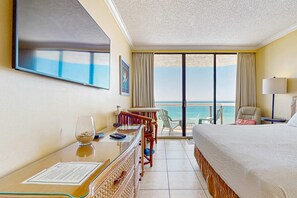 Iron/ironing board, WiFi, bed sheets, wheelchair access - Beautiful resort studio w/ beach views, shared pool, hot tubs, & fitness center (Miramar Beach)