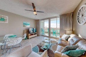TV, DVD player, offices - Ground floor, oceanfront condo with pool, fast WiFi & seasonal beach service (Fort Walton Beach)