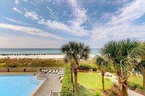 Pool - Gorgeous ground floor beachfront condo, shared pool and beach access (Fort Walton Beach)