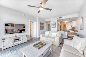 TV, offices - Palm Court Yacht Club 303 - Snowbird-friendly waterfront condo w/shared pool, hot tub, washer/dryer (Fort Walton Beach)